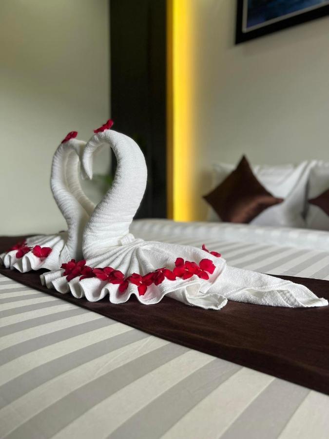 The Moon Kampot Boutique Hotel Luaran gambar