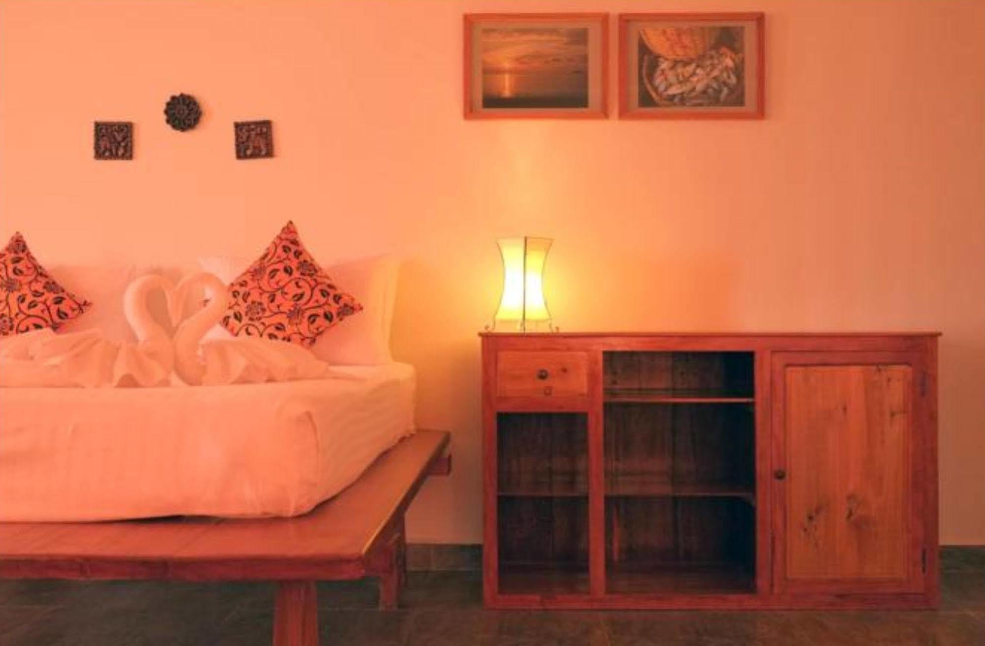 The Moon Kampot Boutique Hotel Luaran gambar