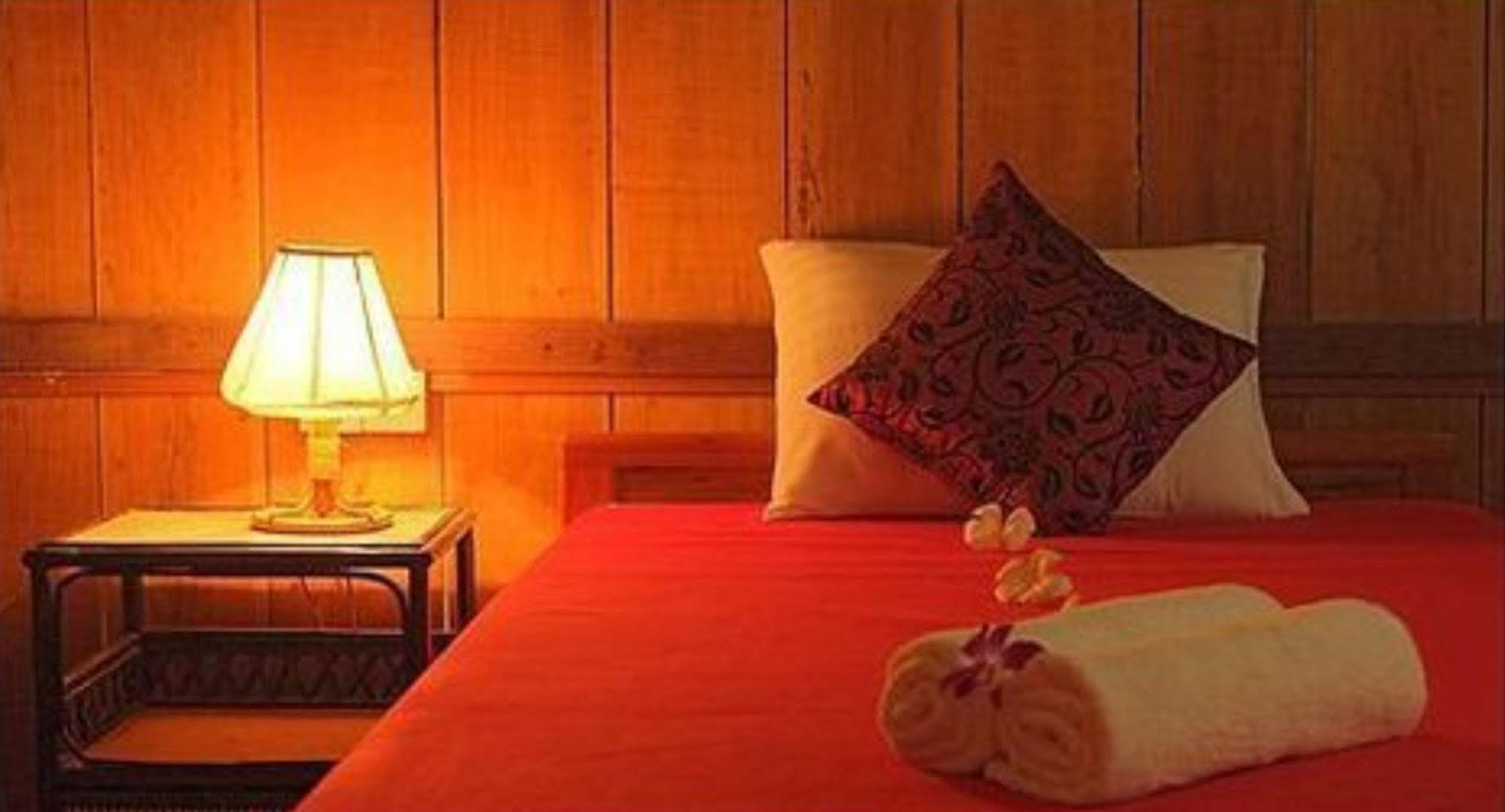 The Moon Kampot Boutique Hotel Luaran gambar