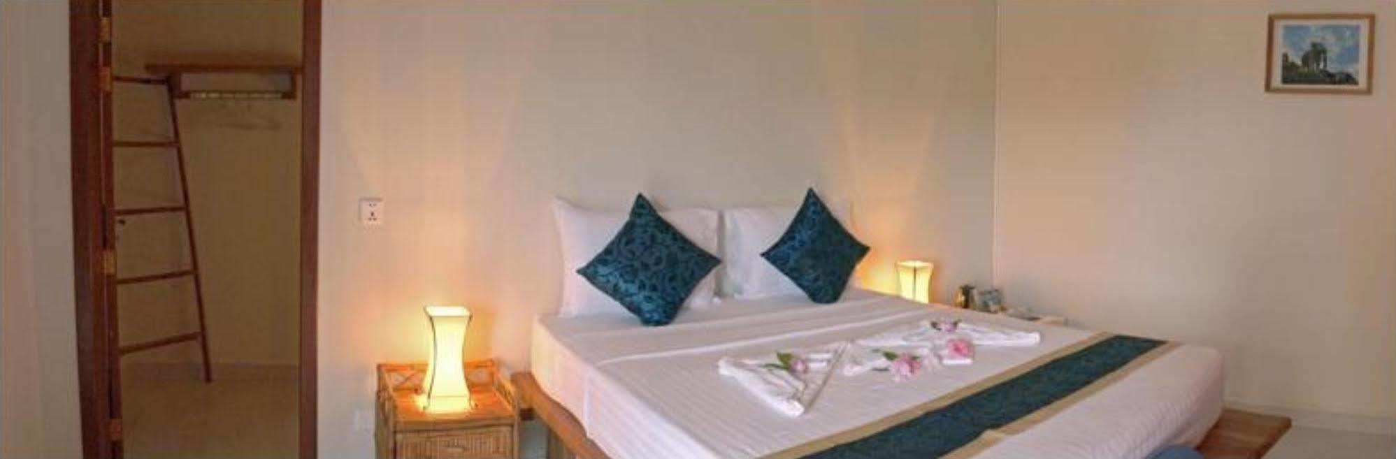 The Moon Kampot Boutique Hotel Luaran gambar