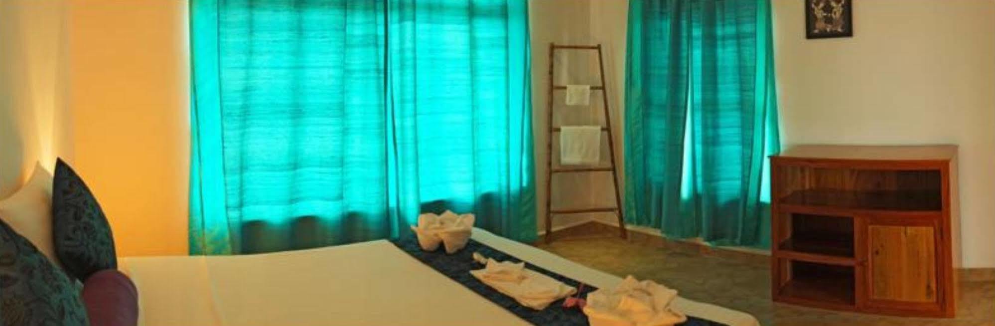 The Moon Kampot Boutique Hotel Luaran gambar