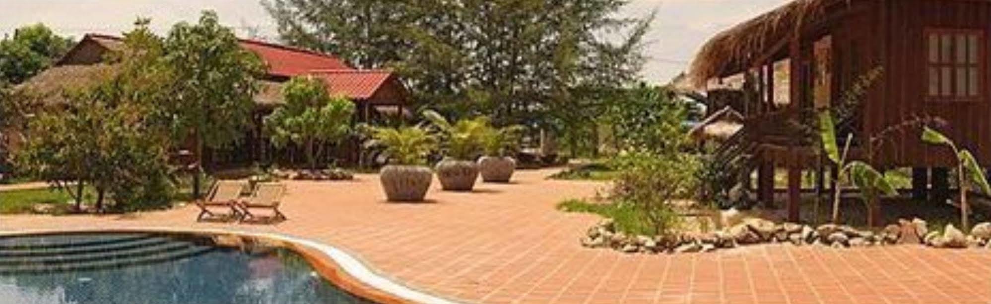 The Moon Kampot Boutique Hotel Luaran gambar
